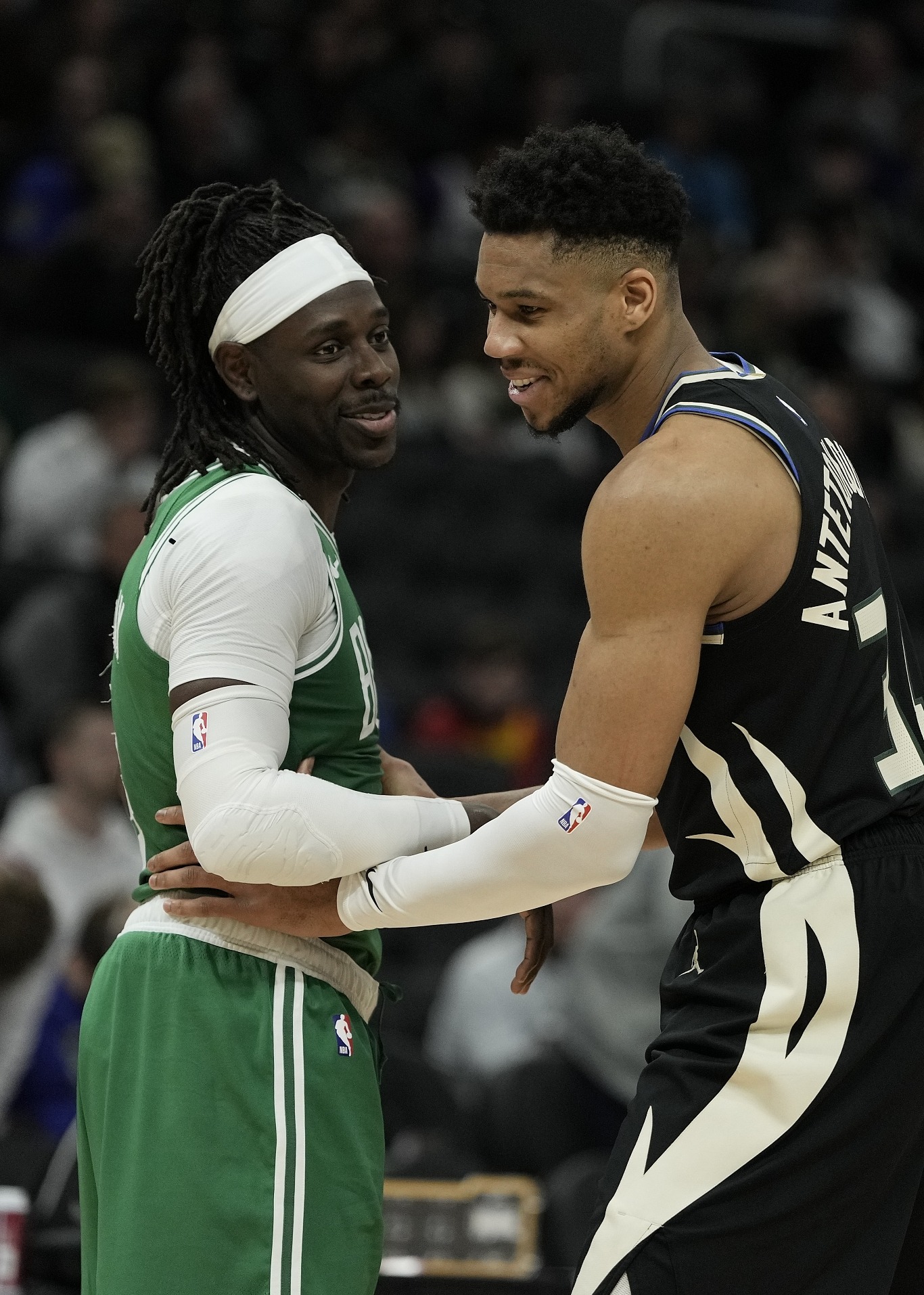 凯尔特人依靠稳固防守，赢得比赛