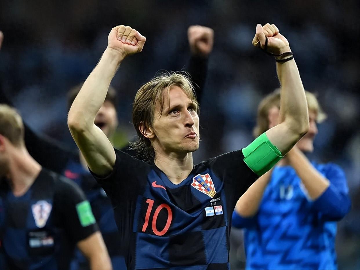 卢森堡队逆转克罗地亚，豪取欧预赛三连胜！(58岁卢森堡)